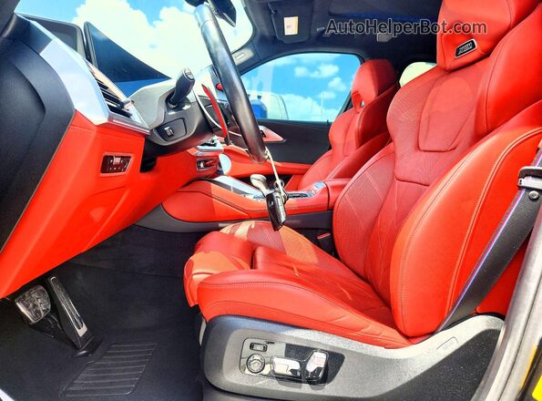 5YM23CS05P9S47414 2023 BMW XM Черный Вид салона спереди