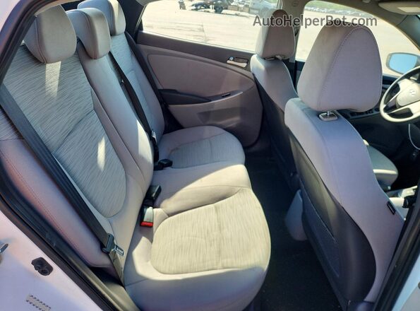 KMHCT4AE5GU075832 2016 HYUNDAI ACCENT White უკანა სალონის ხედი