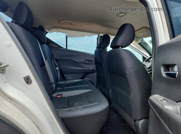 3N1CP5CUXKL471022 2019 NISSAN KICKS White Rear interior view