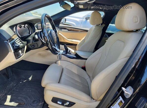 WBAJA9C58JB252031 2018 BMW 5 SERIES Black Vista del salpicadero
