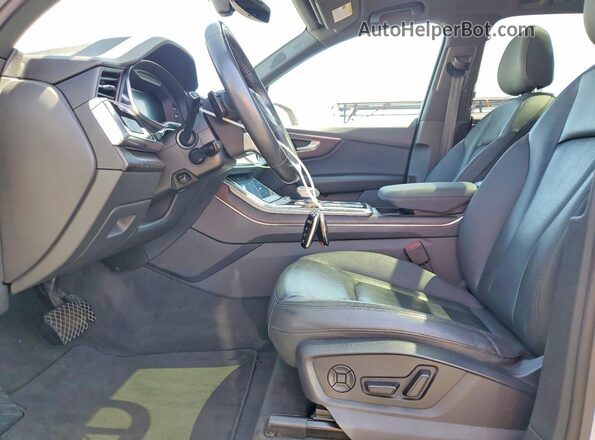 WA1LXAF70LD011817 2020 AUDI Q7 White Vista del salpicadero