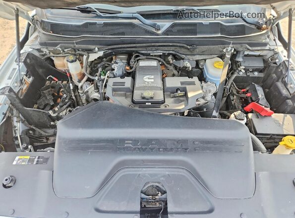 3C63R3HL5NG302865 2022 RAM 3500 White Շարժիչի բաժամունքի տեսք