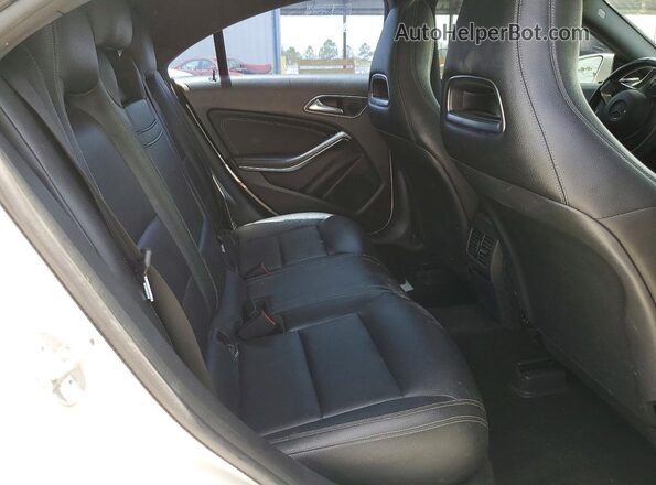 WDDSJ4EB2GN307292 2016 MERCEDES-BENZ CLA-CLASS White Widok wnętrza z tyłu