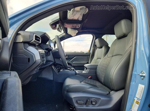 3TYLC5LN7TT059156 2026 TOYOTA TACOMA Blue Vista del salpicadero
