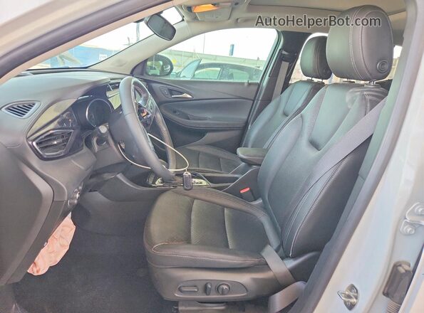 KL4MMFSLXPB072025 2023 BUICK ENCORE White Vista del salpicadero