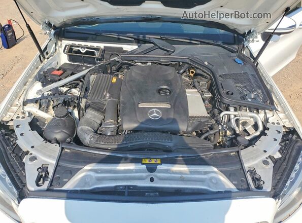WDDWJ4JB1HF581313 2017 MERCEDES-BENZ C White Vista del compartimento del motor