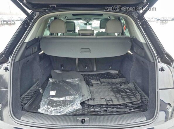 WA1EAAFY1N2063796 2022 AUDI Q5 Black ძრავის განყოფილების ხედი