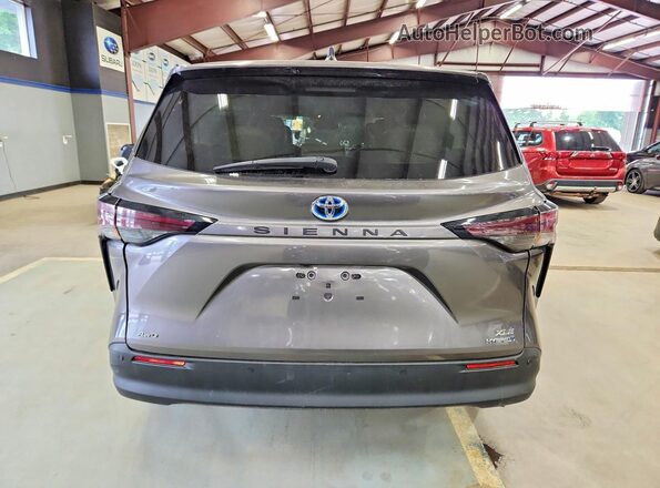 5TDYSKFC7RS114503 2024 TOYOTA SIENNA Gray Widok wnętrza z przodu