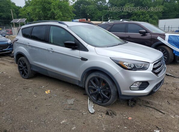 1FMCU0GD0HUA57678 2017 FORD ESCAPE Silver Դիմացի տեսք