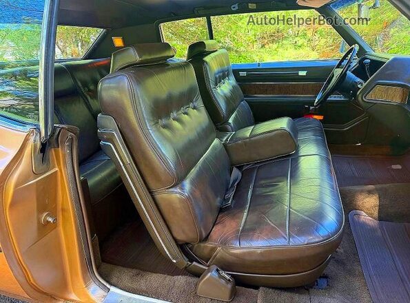 J0292047000000000 1970 CADILLAC DEVILLE Tan Vista trasera