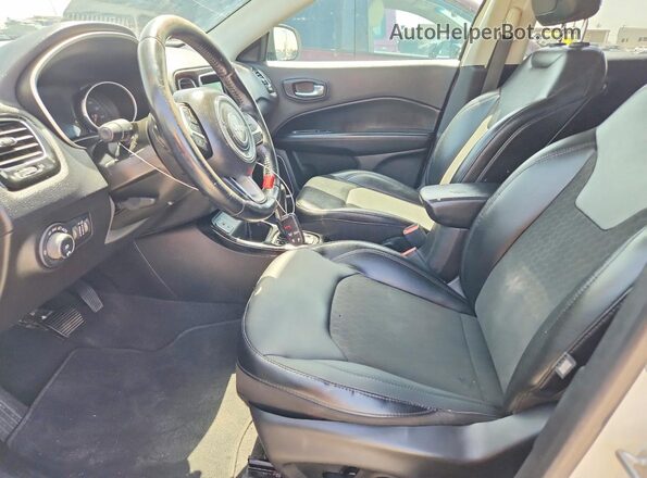3C4NJCBB4LT162594 2020 JEEP COMPASS White Вид салону спереду