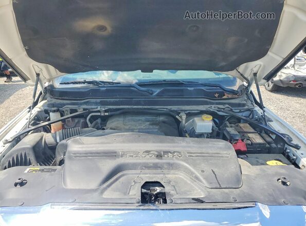 3C6UR5CJ3KG676778 2019 RAM 2500 White Vista del compartimento del motor