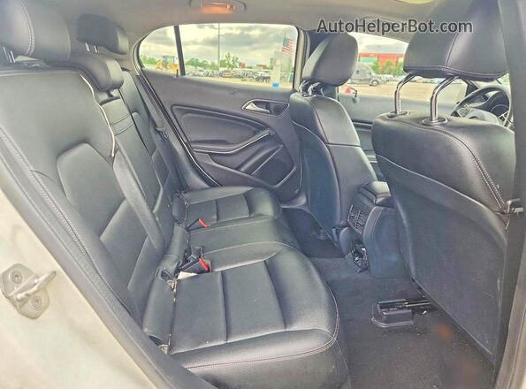 WDCTG4EB2JJ436493 2018 MERCEDES-BENZ GLA-CLASS White Rear interior view