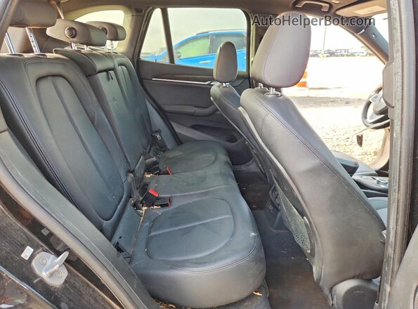 WBXHU7C58K3H45075 2019 BMW X1 Black Widok wnętrza z tyłu
