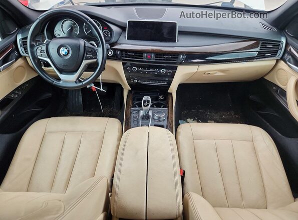 5UXKR2C53J0X10334 2018 BMW X5 White Widok zestawu wskaźników