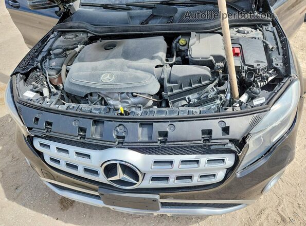 WDCTG4EB3JJ496542 2018 MERCEDES-BENZ GLA Black Շարժիչի բաժամունքի տեսք