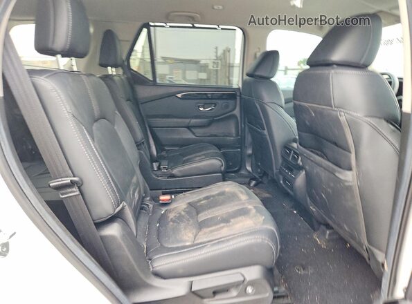 5FNYG2H49SB010564 2025 HONDA PILOT White Vista del compartimento del motor