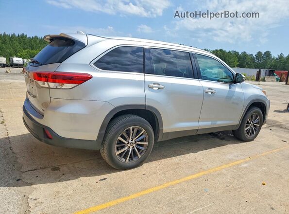 5TDKZRFH4KS550625 2019 TOYOTA HIGHLANDER Silver Передня права чверть