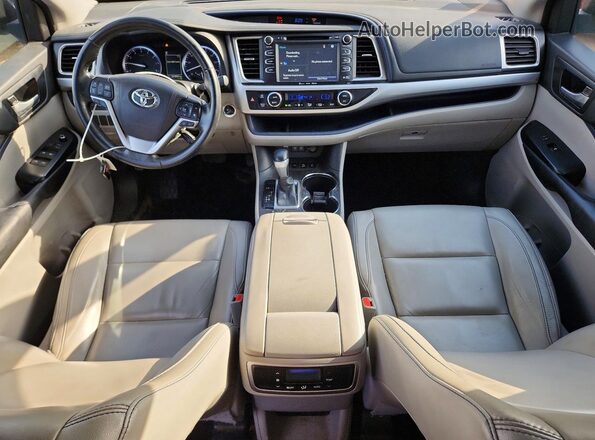 5TDJZRFH5JS491997 2018 TOYOTA HIGHLANDER Blue Սարքավորումների վահանակի տեսք