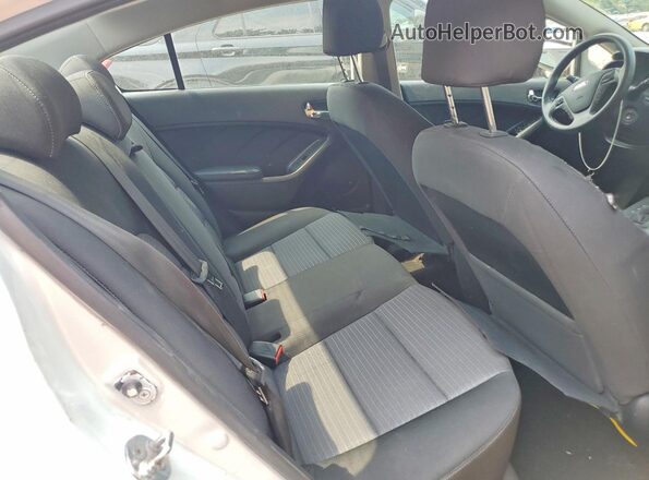 KNAFX4A67G5549818 2016 KIA FORTE White Սալոնի հետևի տեսք