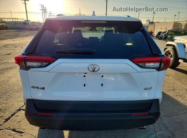 2T3W1RFV4RC268574 2024 TOYOTA RAV4 White Front interior view