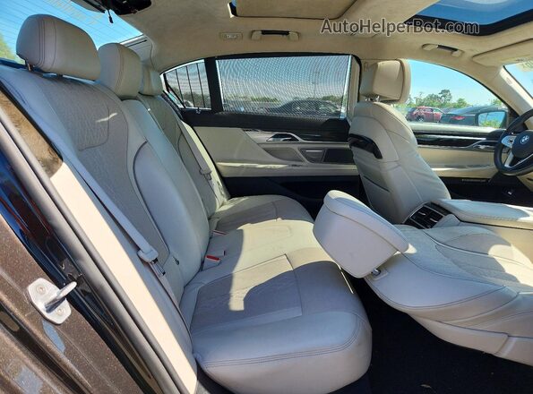 WBA7F2C53GG420172 2016 BMW 7 SERIES Gray Vista interior trasera