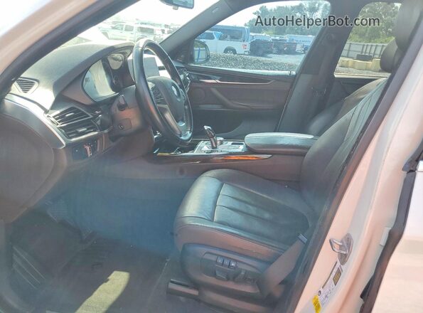 5UXKR2C3XH0X05351 2017 BMW X5 White Dashboard view