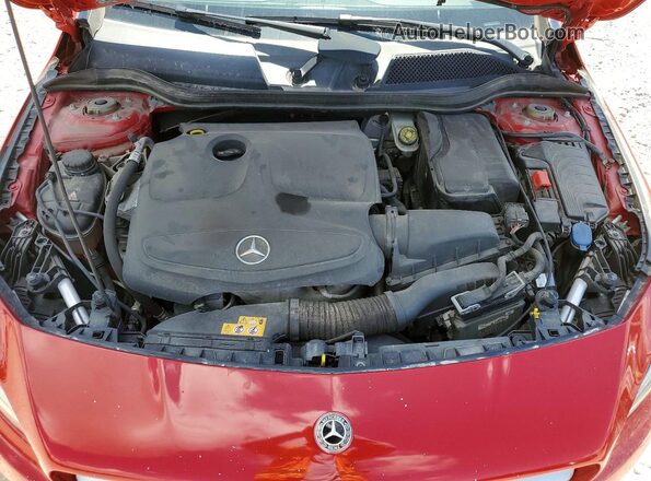 WDDSJ4EBXJN631159 2018 MERCEDES-BENZ CLA-CLASS Red Vista del compartimento del motor