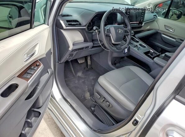 5TDJRKEC7RS217788 2024 TOYOTA SIENNA Silver Vista del cuadro de instrumentos