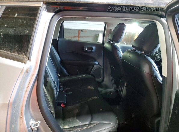 3C4NJDCB8JT245480 2018 JEEP COMPASS Silver Widok komory silnika