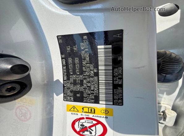 2T2BZMCA6HC056886 2017 LEXUS RX White Вид задньої частини салону