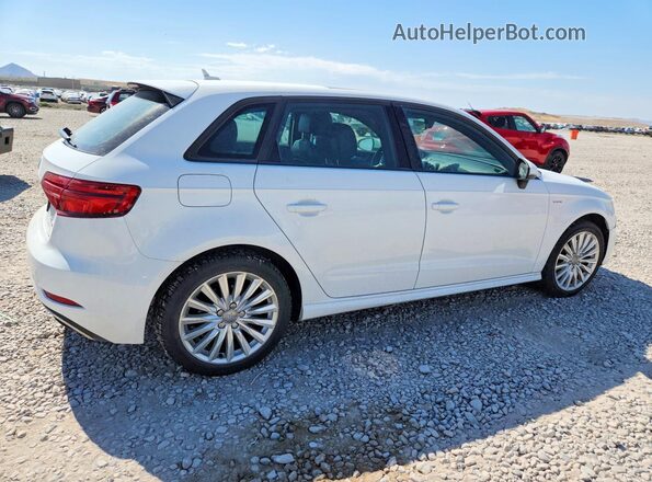 WAUUPBFF0HA044717 2017 AUDI A3 White Delantero derecho