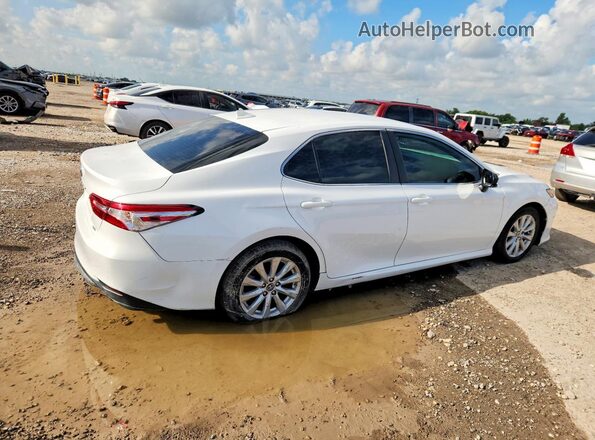 4T1B11HK5KU243019 2019 TOYOTA CAMRY White Front right