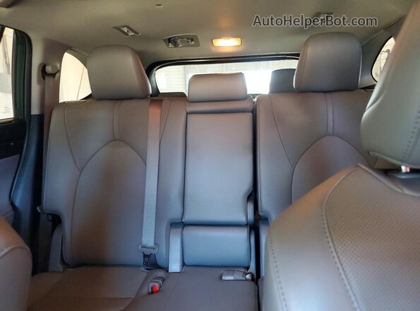 5TDKDRBH4PS500349 2023 TOYOTA HIGHLANDER Green Вид задньої частини салону