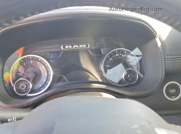 1C6SRFJT0NN188255 2022 RAM 1500 Серебряный Вид задних сидений