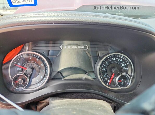 1C6SRFJT6KN623808 2019 RAM 1500 Burgundy Вид задніх сидінь