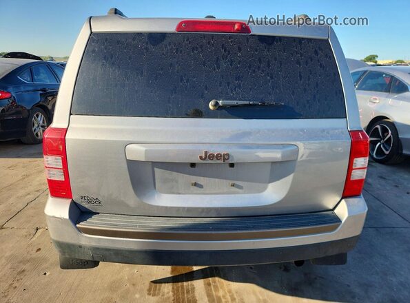 1C4NJPBBXGD690546 2016 JEEP PATRIOT Silver წინა სალონის ხედი