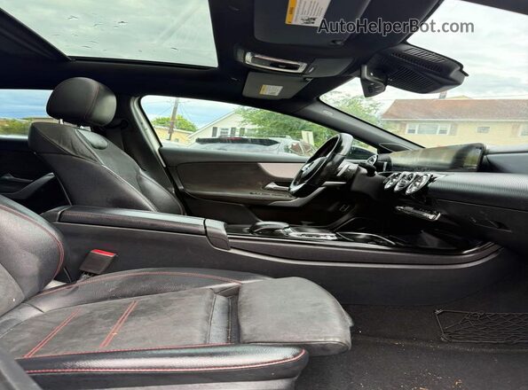 WDD3G4FB4KW023764 2019 MERCEDES-BENZ A-CLASS Белый Вид панели приборов