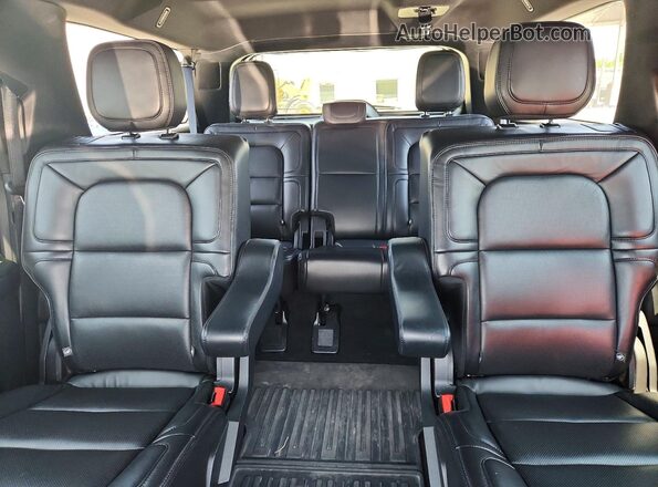 5LMJJ3LT6KEL25128 2019 LINCOLN NAVIGATOR Black Rear interior view