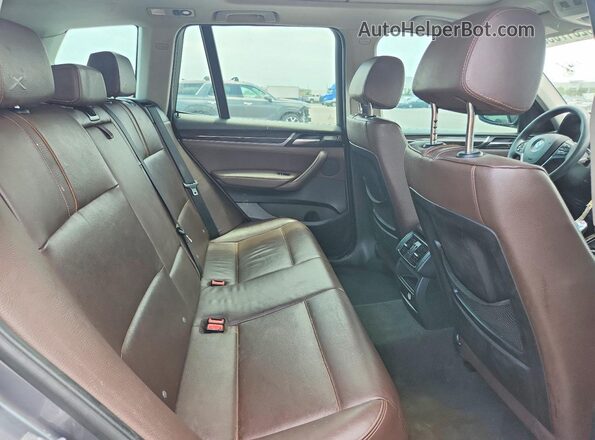 5UXWX9C51H0T01582 2017 BMW X3 Silver Vista del compartimento del motor