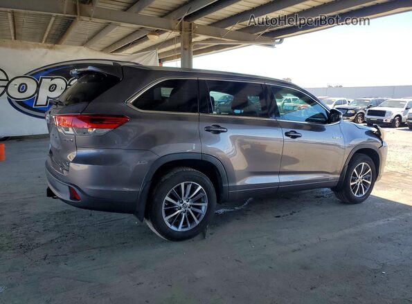 5TDJGRFH7JS050765 2018 TOYOTA HIGHLANDER Gray Front right
