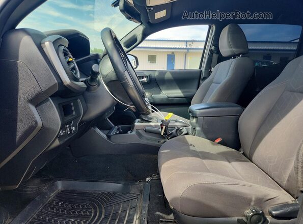 3TMBZ5DN7HM007313 2017 TOYOTA TACOMA Серый Вид панели приборов