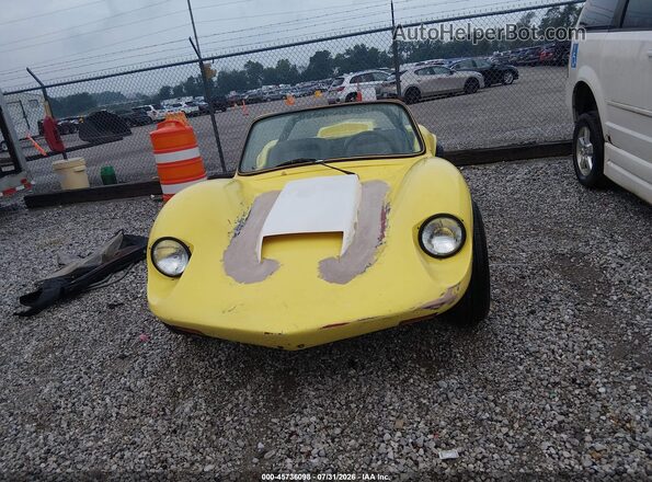 6319423 1970 VOLKSWAGEN BEETLE Yellow Widok wnętrza z tyłu