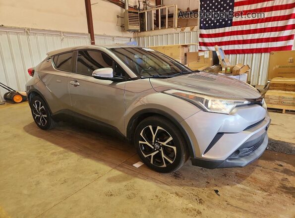 NMTKHMBX6JR001136 2018 TOYOTA C-HR Silver Widok z przodu