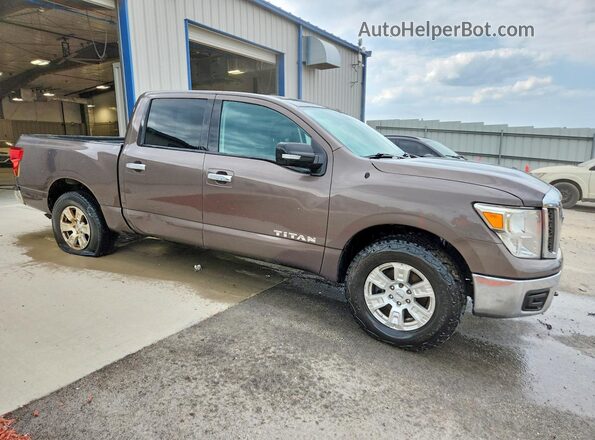 1N6AA1EJ7JN501199 2018 NISSAN TITAN Коричневый Вид спереди