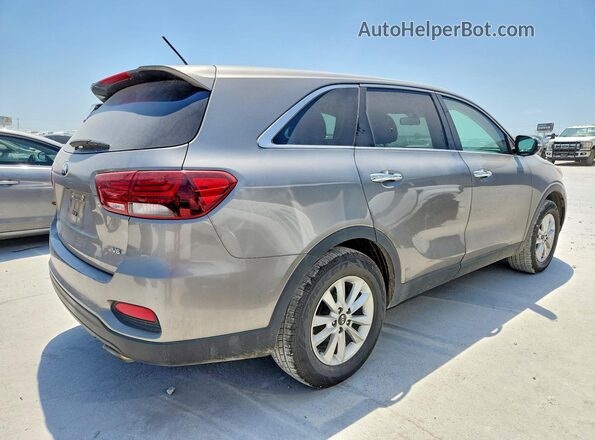 5XYPG4A5XKG483053 2019 KIA SORENTO Silver Delantero derecho