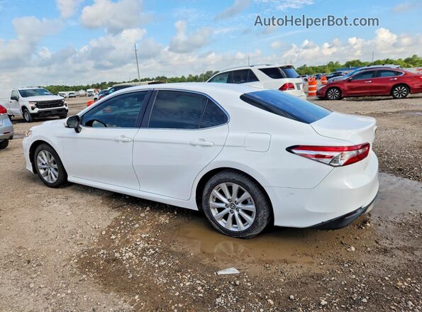 4T1B11HK5KU243019 2019 TOYOTA CAMRY White Rear right