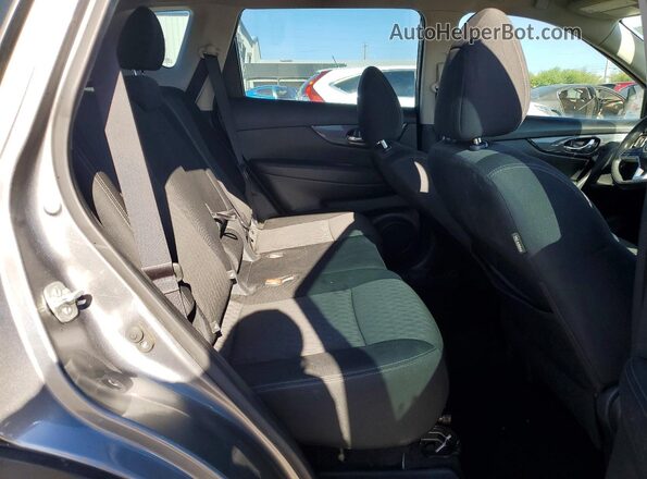 KNMAT2MT3JP549034 2018 NISSAN ROGUE Gray Widok wnętrza z tyłu