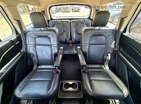 5LM5J7XC3NGL14700 2022 LINCOLN AVIATOR Black Rear interior view