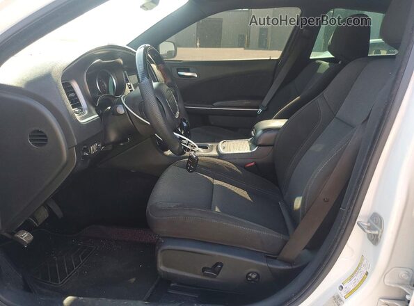 2C3CDXBG6KH664648 2019 DODGE CHARGER White Vista del salpicadero
